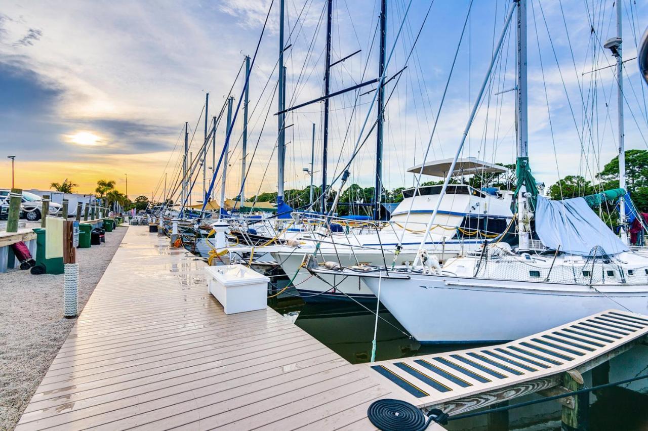 Cape Crossing Resort & Marina Merritt Island Luaran gambar